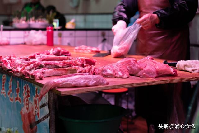 猪前腿肉和后腿肉哪个贵，买猪腿肉分清前腿