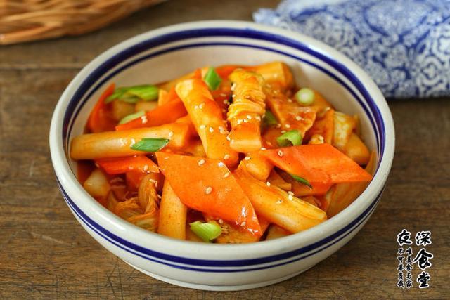 韩国炒年糕怎么做，韩国炒年糕制作方法（教你做韩式炒年糕）