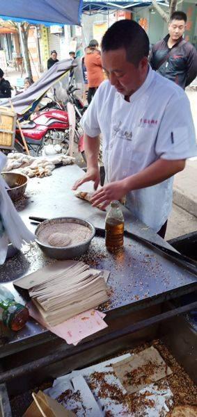 南充李家瘸子锅盔，南充有个李家瘸锅盔