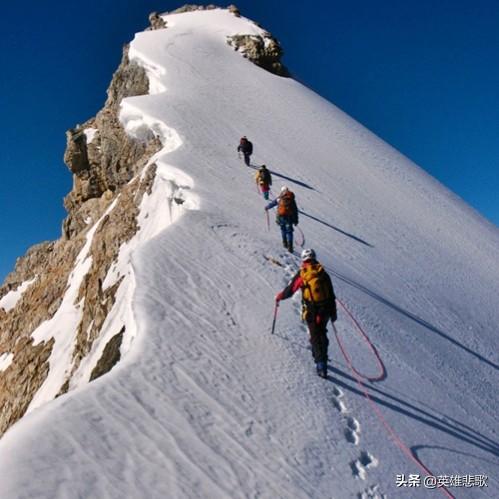 梅里雪山4200海拔观景台，梅里雪山海拔仅6740米