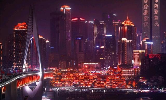 重庆旅游必去十大景点，重庆必去的十大景点推荐（重庆主城十大网红打卡景点）