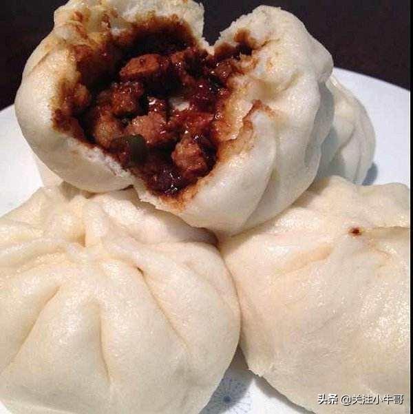 正宗四川酱肉包子做法图解，7月用这馅料做酱肉大包子