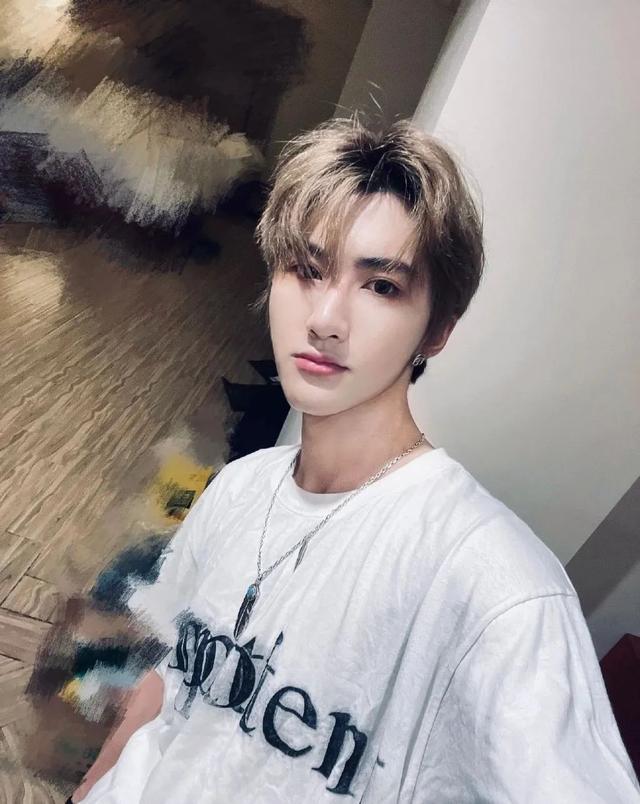 创4 吴宇恒出道了吗，他是赵薇公司的唯一偶像艺人