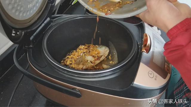 家常焖鱼最简单做法，鹏厨教你做酱焖鱼