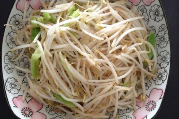 黄豆芽的做法大全，自己在家也可以生豆芽了（豆芽的做法大全黄豆芽）