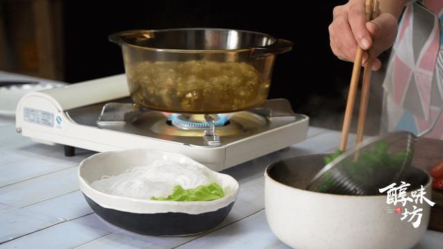 菠菜粉丝怎么做好吃又简单，清新爽口菠菜粉丝