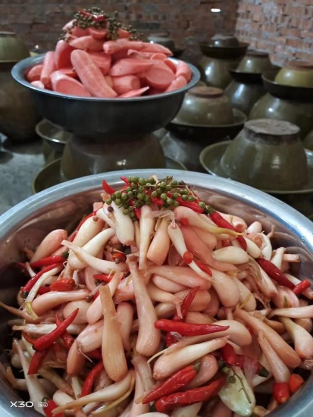 四川泡菜的做法最正宗的做法视频，怎样做四川泡菜最正宗的做法