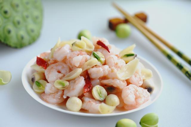 新鲜的莲子有哪些做法，这几款莲子食疗方可以常吃