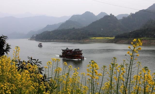 新安江山水画廊风景区，新安江山水画廊风景区在哪里（忘不了的山水画廊，你想它几分）