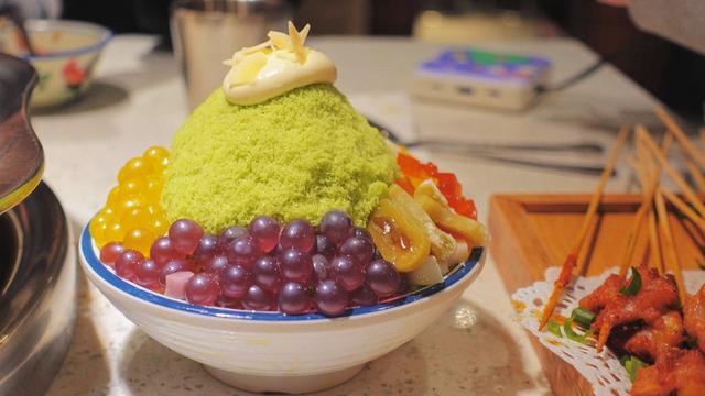 重庆火锅必点十种，排队到断腿都要吃的重庆火锅