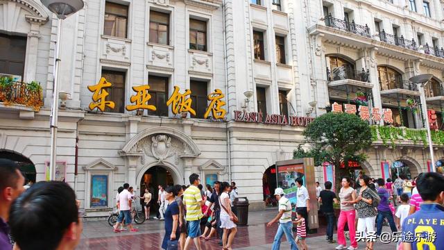 上海外滩以前的样子vs现在的样子，270多年前这里还是一片烂泥滩
