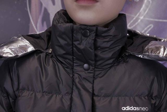 阿迪达斯羽绒服，如何判断adidas羽绒服真伪（阿迪达斯专柜经典款三条杠羽绒棉服面包服）