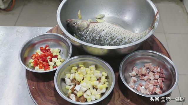 鲤鱼的家常做法，家常鲤鱼的做法最正宗的做法（厨师长分享鲤鱼新吃法）