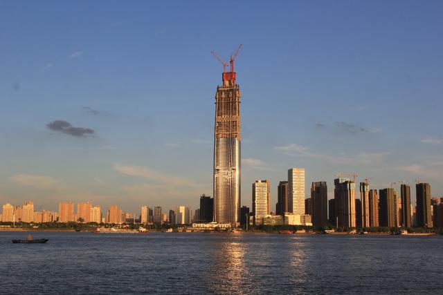 武汉建成的第一高楼，武汉第一高楼的变迁