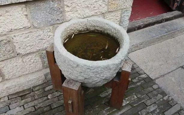 庭院水景观怎么设计，庭院中式元素—叠水