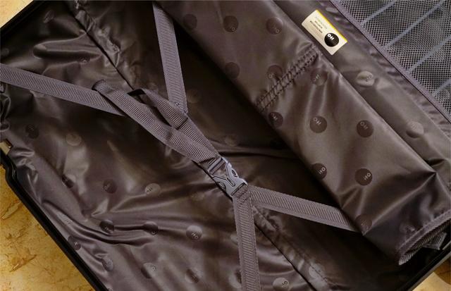 行李箱轮子怎么拆，rimowa 轮子拆卸