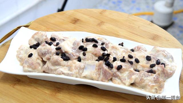 清炖排骨怎么做好吃，清炖排骨怎么炖好吃又简单的做法（清炖排骨这样做）