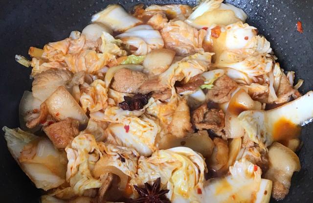 五花肉和大白菜怎样炒好吃，家常菜大白菜炒肉的做法