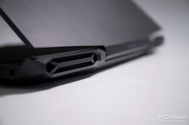 惠普光影精灵5，光影精灵5和暗影精灵5对比（惠普光影精灵5代游戏本评测）