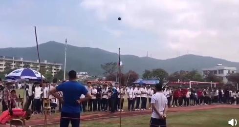 旋转推铅球纪录，这才是真正的体育生