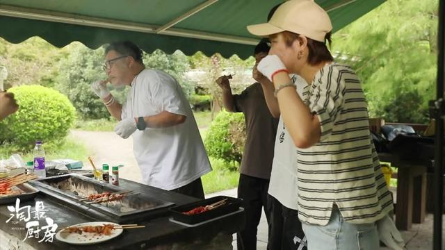 自制万能烧烤酱，烧烤酱料的配方与制作方法（吃烧烤不用去烧烤摊了）