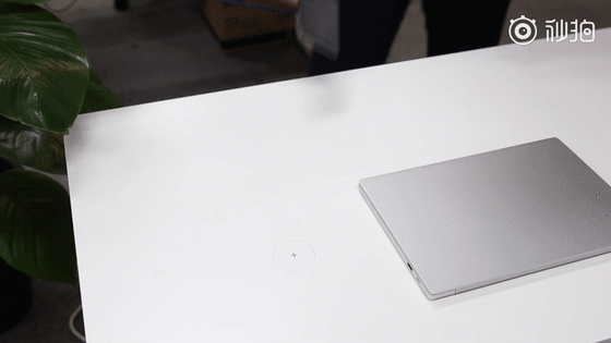 飞机上有没有可以充电的地方，机场充电不用再找插座了