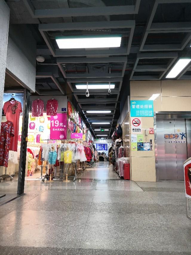 深圳服装批发市场，深圳服装批发市场哪个最好卖
