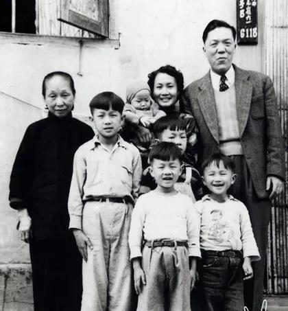 许冠杰支持张国荣还是谭咏麟，70岁许冠杰与68岁谭咏麟携手再办个唱