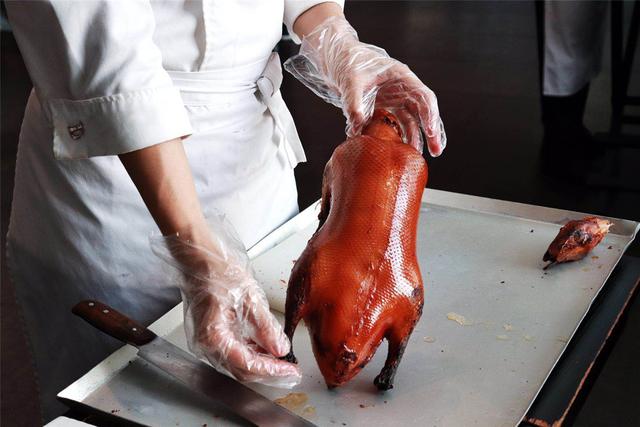 全聚德烤鸭都有什么特色，在上海吃完这四家烤鸭店