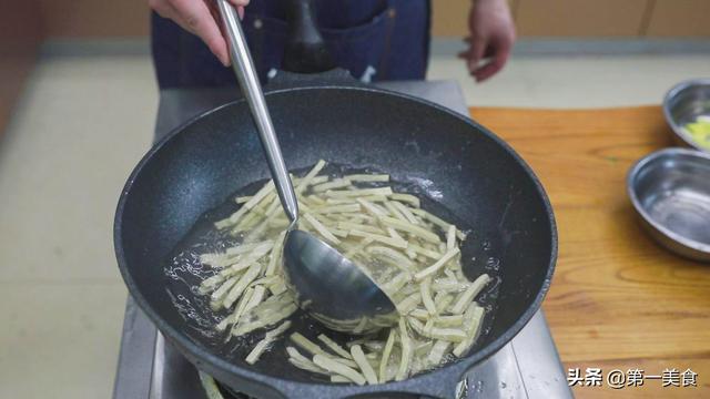 水煮青菜的减肥做法，配合30分钟有氧动作