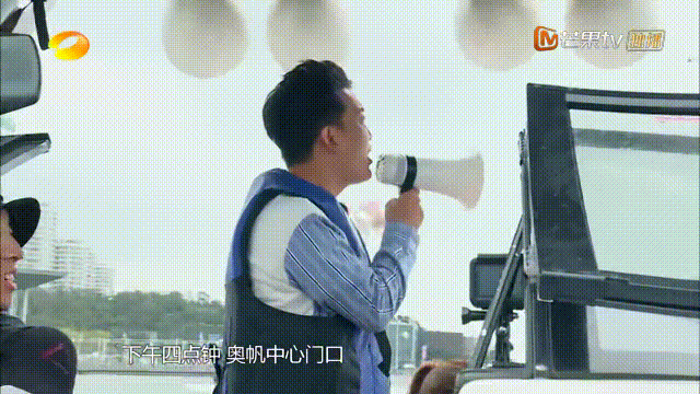董卿边说边哭，董卿哭了三天：成大事者