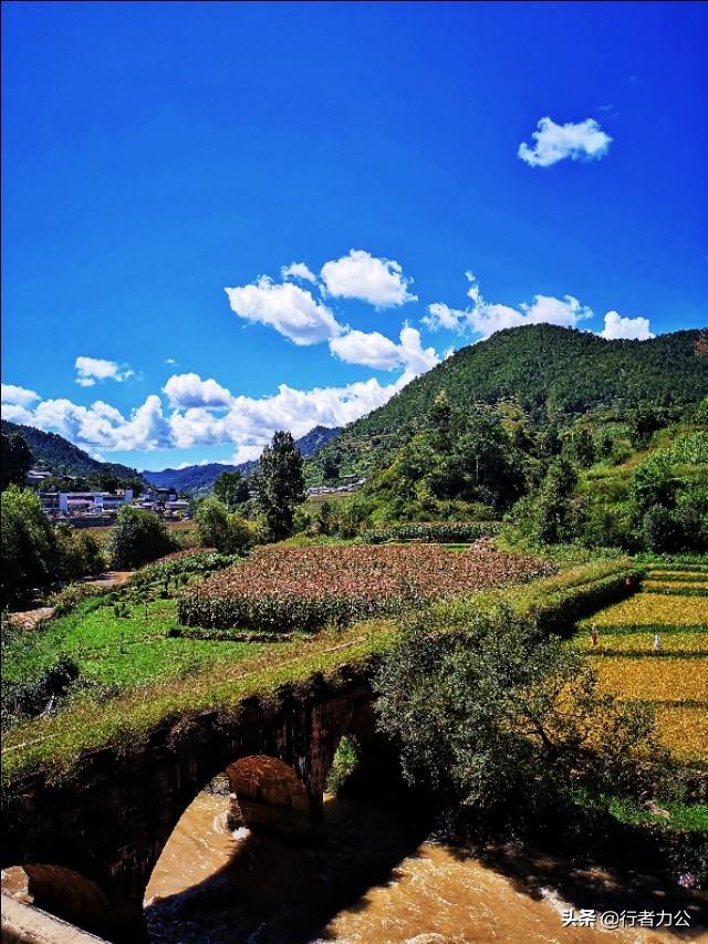 泸沽湖详细介绍，那些藏在春日里的诗意美景