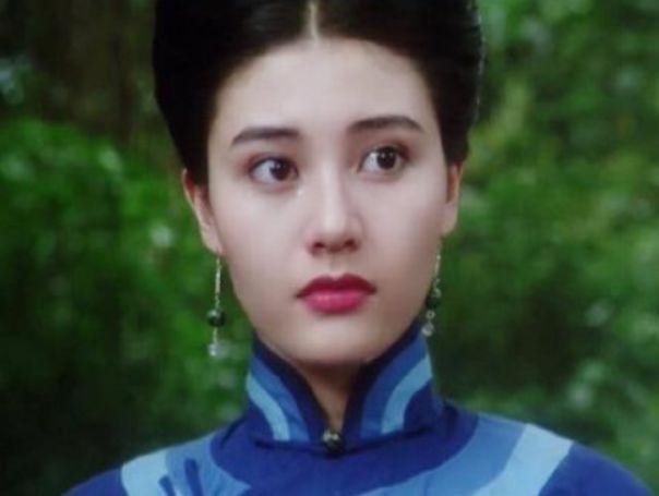 李嘉欣年轻颜值巅峰，李嘉欣惊鸿美图（李嘉欣性感写真照）