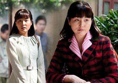 李小璐女儿和梅婷，昔日的马甲线女神