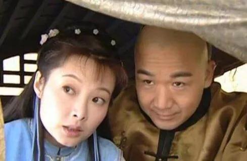 铁齿铜牙纪晓岚老纪跟着杜小月，杜小月为什么没有和纪晓岚成亲