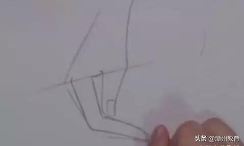 小学生画人怎么画简单又好看，1分钟画出趴下小人