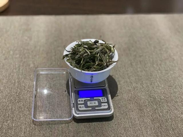 寿眉白茶怎么泡，如何冲泡白茶寿眉（图解白茶寿眉冲泡完整流程）