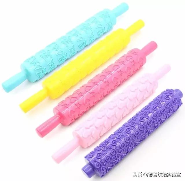 擀面杖如何制作，有时候擀面杖也能做出艺术甜品