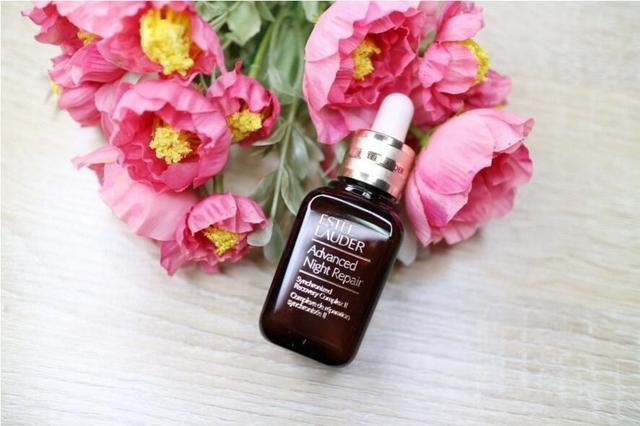 雅诗兰黛精华露，雅诗兰黛特润修护肌透精华露测评（冬季夜间修护肌肤）