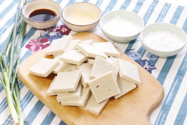 干锅千页豆腐的简单做法，大厨教你在家做干锅千叶豆腐