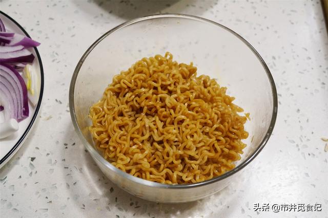 8种炒面做法一定要学学，爱吃炒面别错过