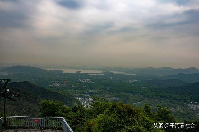 杭州爬北高峰的路径，拥有山、湖、森、寺的杭州名山值得前往