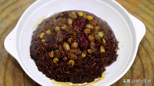 八宝饭的做法和配料，八宝饭家常做法和配方（过年一定做给家人吃）