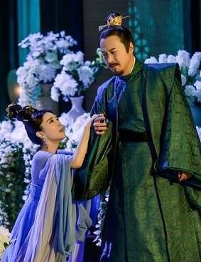 杀父之仇夺妻之恨，什么叫杀父夺妻之恨（把仇人都安排在身边）