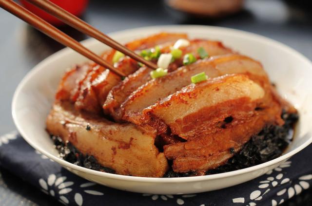 梅菜扣肉的家常做法正宗，梅菜扣肉正宗的家庭做法（这才是正宗梅菜扣肉的做法）