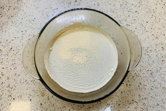 用面粉做的酥脆枣，制作方法太简单了