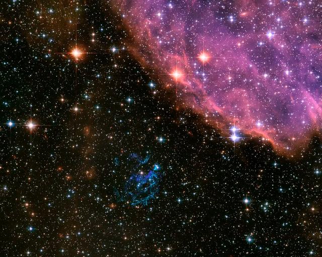 二十亿光年的孤独，二十亿光年的孤独宇宙正在倾斜