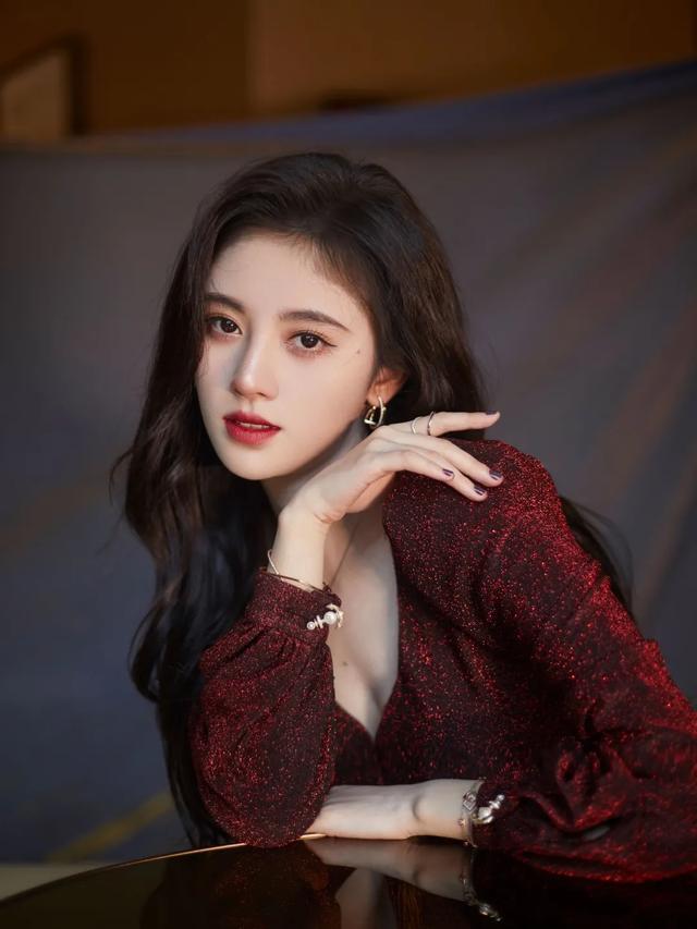 减龄直发发型，你适合“直发”还是“卷发”