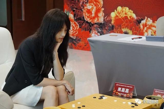 中澳混血围棋手黑嘉嘉，千年仅一人的美女棋士