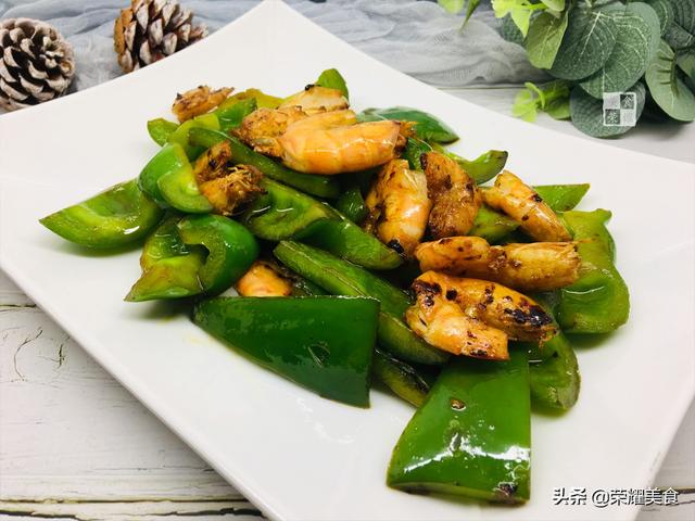 白灼虾的做法几分钟能熟，简单快手又下饭的白灼虾吃起来那叫一个香